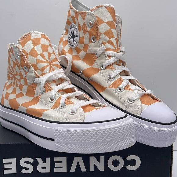 Converse WMNS A10010C CTAS LIFT HI
ORANGE CANDY/WHITE/BLACK A10010C Platforms - Picture 4 of 16
